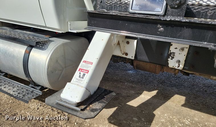 image for item LC9829 2012 International 4300 forestry bucket truck