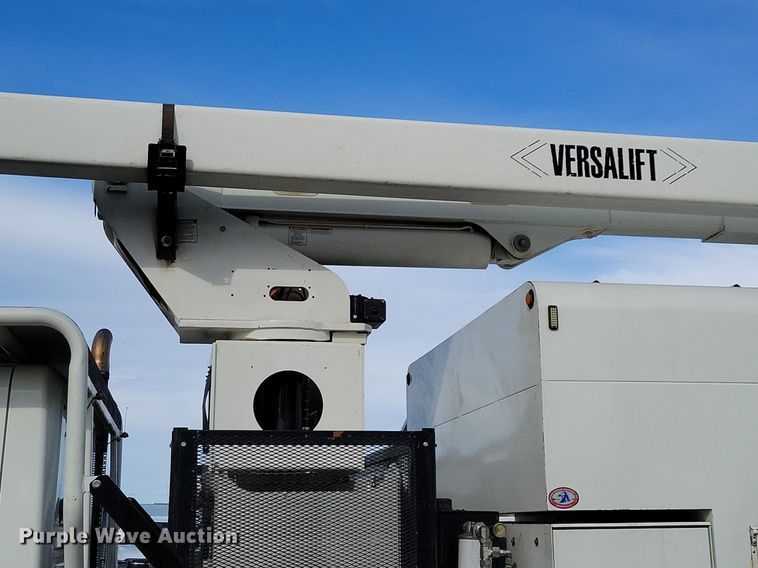 image for item LC9829 2012 International 4300 forestry bucket truck