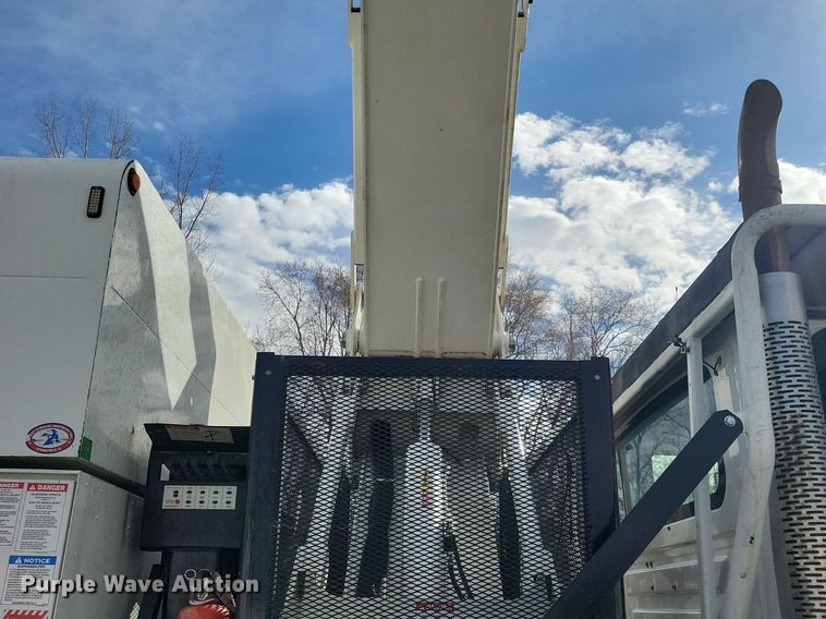 image for item LC9829 2012 International 4300 forestry bucket truck