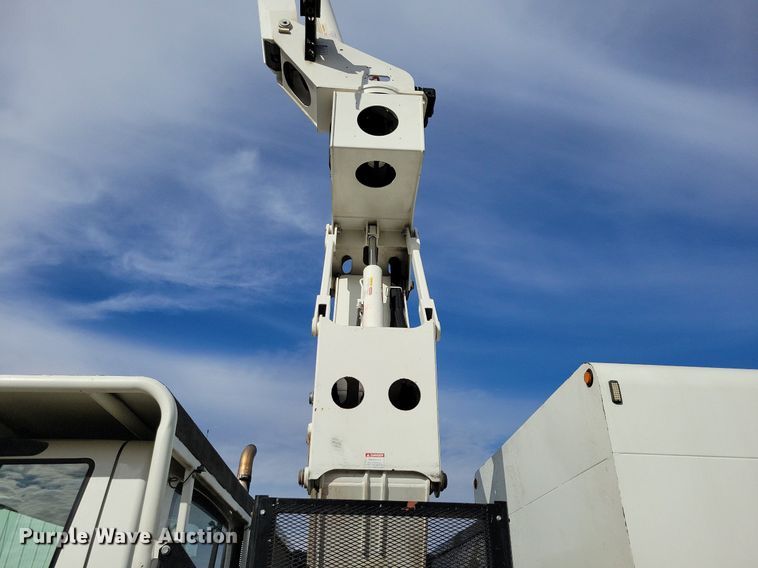 image for item LC9829 2012 International 4300 forestry bucket truck