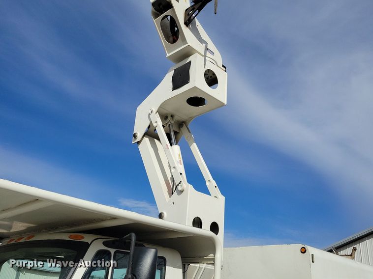 image for item LC9829 2012 International 4300 forestry bucket truck