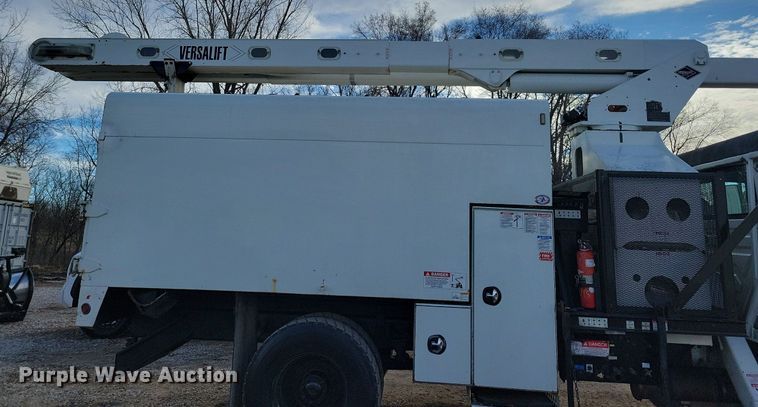 image for item LC9829 2012 International 4300 forestry bucket truck