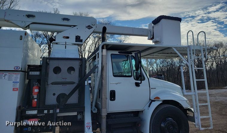 image for item LC9829 2012 International 4300 forestry bucket truck