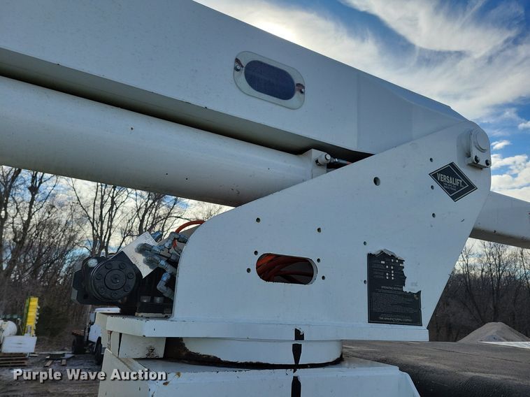 image for item LC9829 2012 International 4300 forestry bucket truck