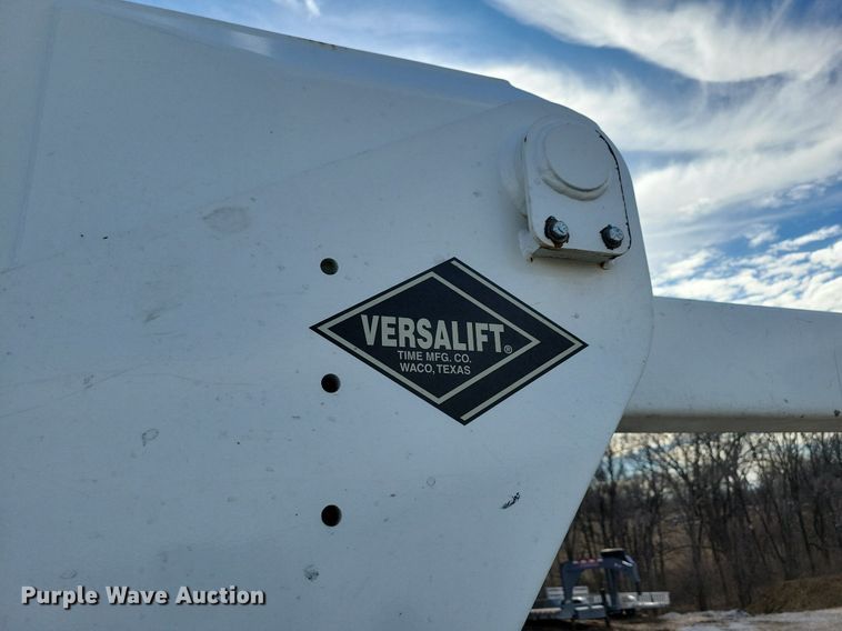 image for item LC9829 2012 International 4300 forestry bucket truck