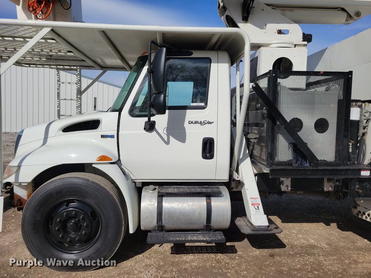 image for item LC9829 2012 International 4300 forestry bucket truck