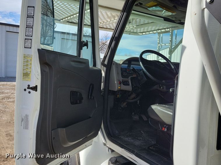 image for item LC9829 2012 International 4300 forestry bucket truck