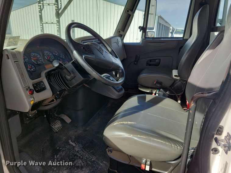 image for item LC9829 2012 International 4300 forestry bucket truck