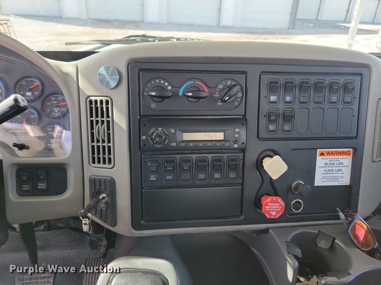 image for item LC9829 2012 International 4300 forestry bucket truck