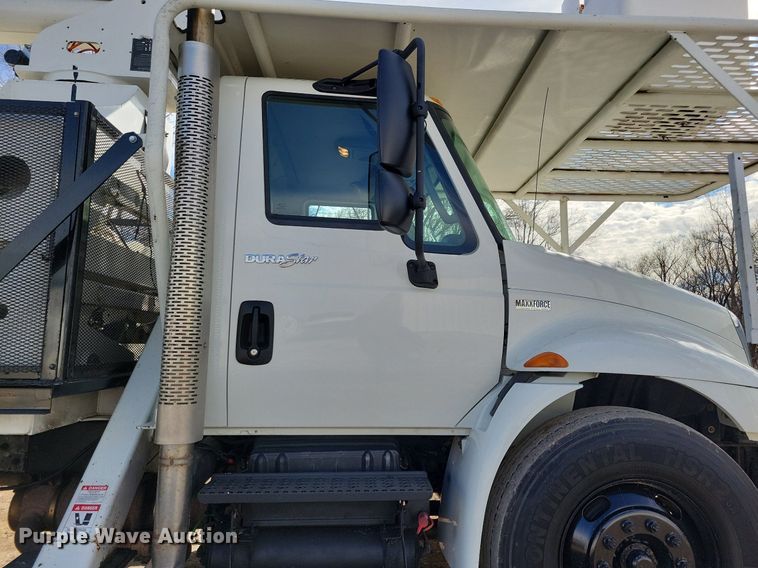image for item LC9829 2012 International 4300 forestry bucket truck