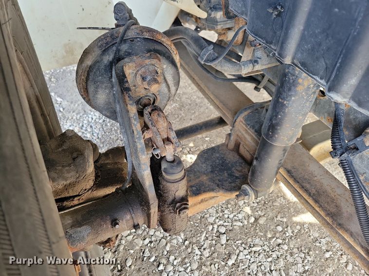 image for item LC9829 2012 International 4300 forestry bucket truck