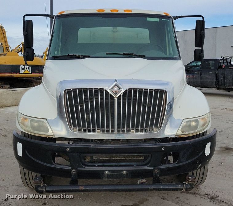 image for item LC9831 2007 International 4300 water truck