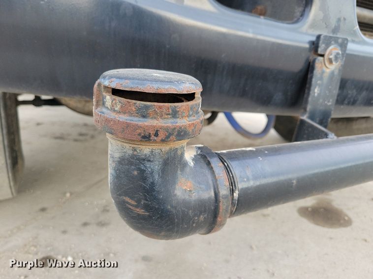 image for item LC9831 2007 International 4300 water truck