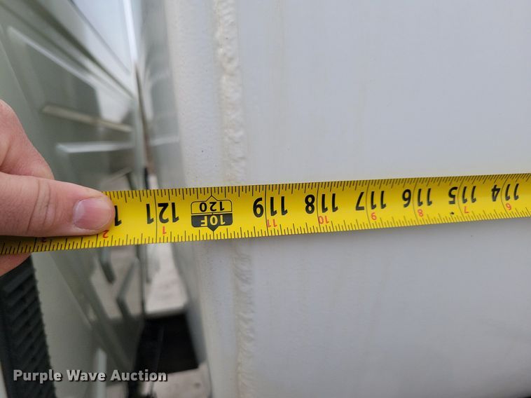 image for item LC9831 2007 International 4300 water truck