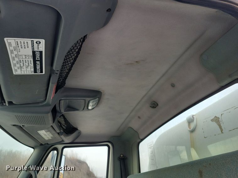 image for item LC9831 2007 International 4300 water truck