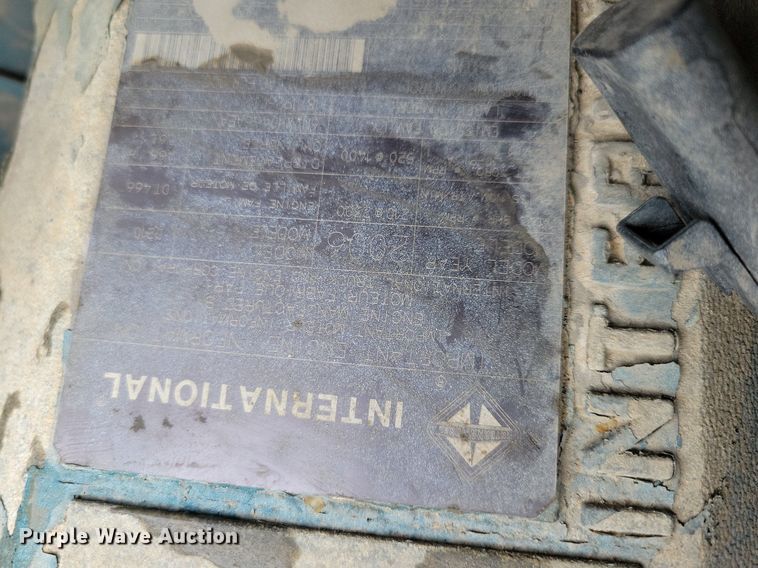 image for item LC9831 2007 International 4300 water truck