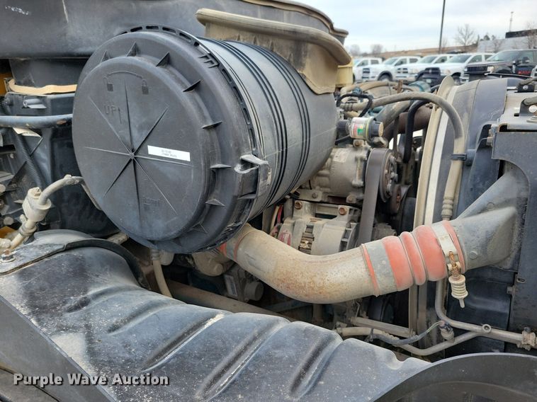 image for item LC9831 2007 International 4300 water truck