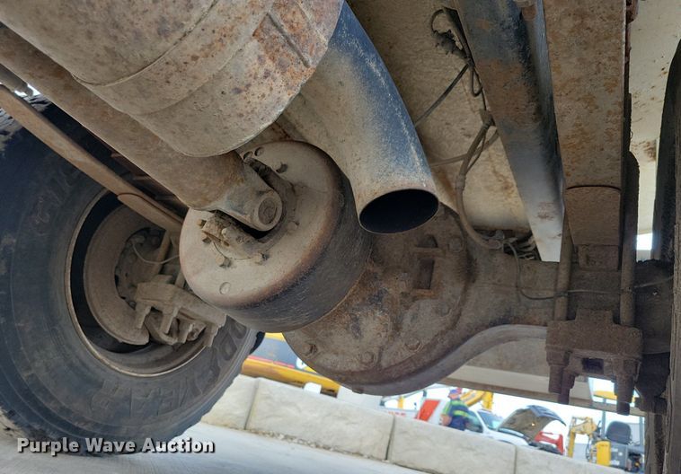 image for item LC9831 2007 International 4300 water truck