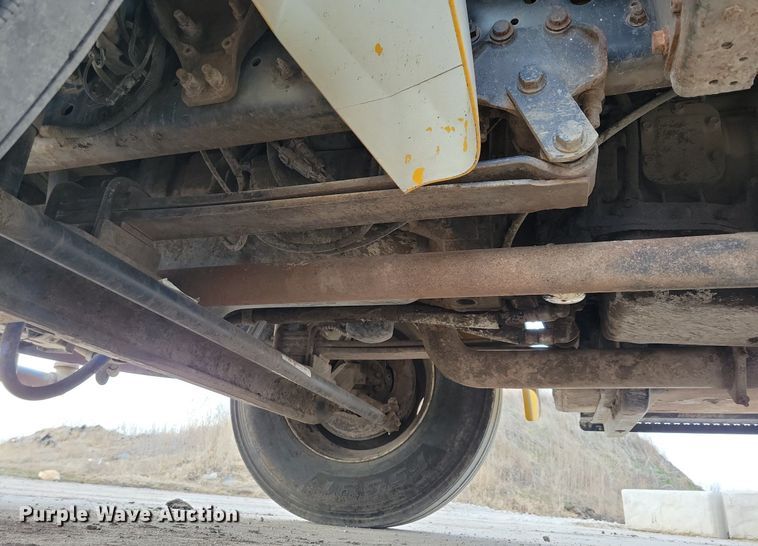 image for item LC9831 2007 International 4300 water truck