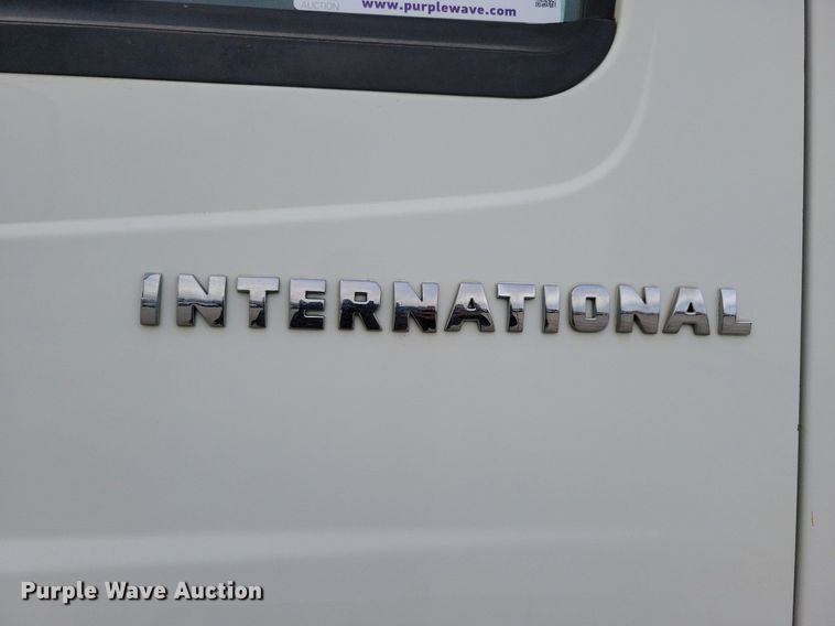 image for item LC9831 2007 International 4300 water truck