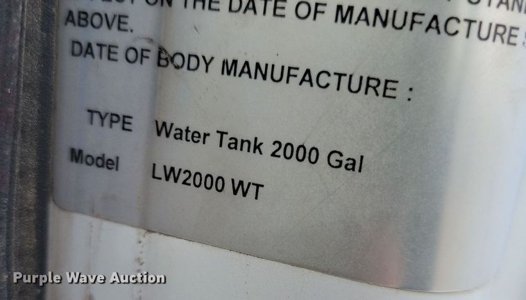 image for item LC9831 2007 International 4300 water truck