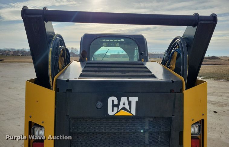 image for item LC9832 2018 Caterpillar 289D tracked skid steer loader