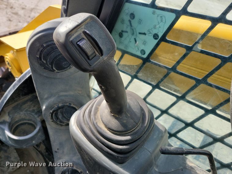 image for item LC9832 2018 Caterpillar 289D tracked skid steer loader