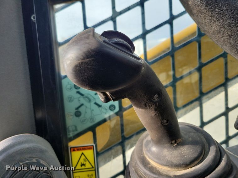 image for item LC9832 2018 Caterpillar 289D tracked skid steer loader