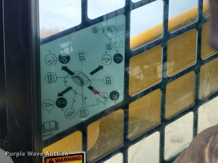 image for item LC9832 2018 Caterpillar 289D tracked skid steer loader