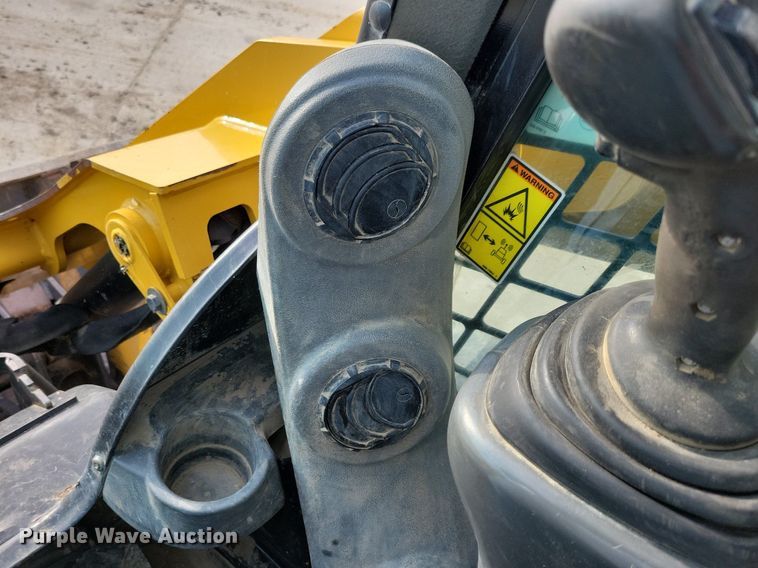 image for item LC9832 2018 Caterpillar 289D tracked skid steer loader