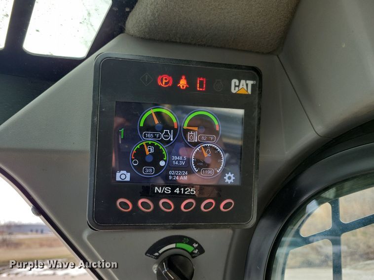 image for item LC9832 2018 Caterpillar 289D tracked skid steer loader