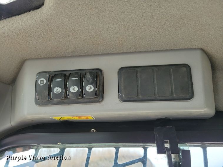 image for item LC9832 2018 Caterpillar 289D tracked skid steer loader