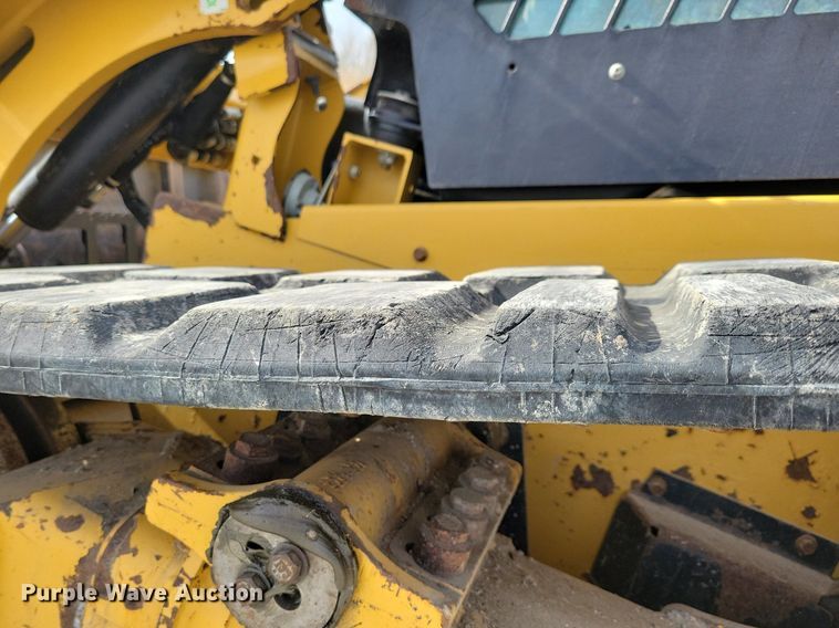 image for item LC9832 2018 Caterpillar 289D tracked skid steer loader
