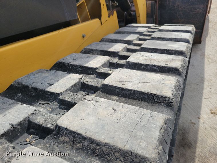 image for item LC9832 2018 Caterpillar 289D tracked skid steer loader