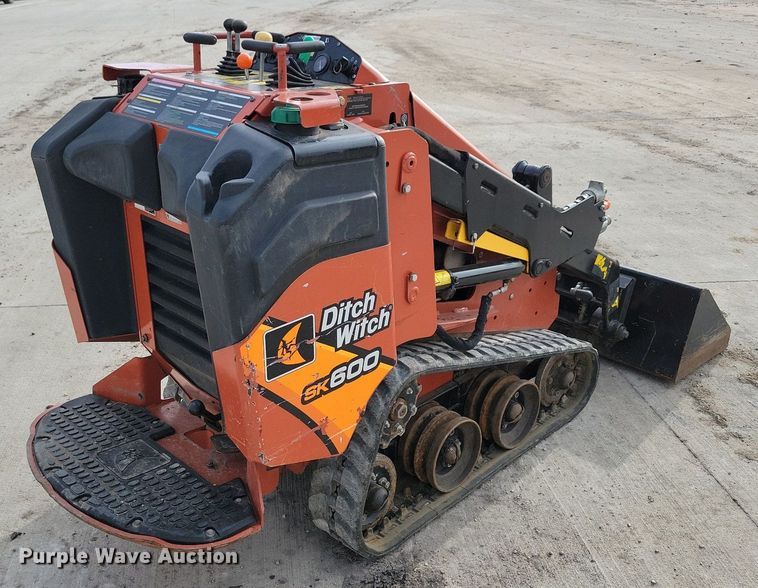 image for item LC9833 2017 Ditch Witch SK600 compact utility loader