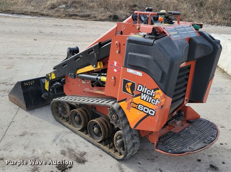 image for item LC9833 2017 Ditch Witch SK600 compact utility loader