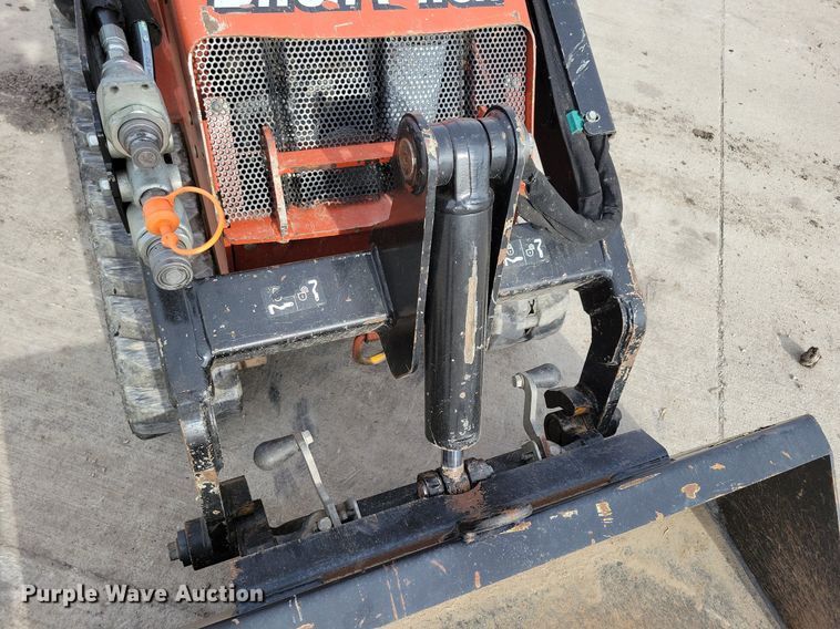 image for item LC9833 2017 Ditch Witch SK600 compact utility loader