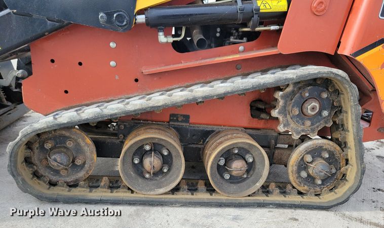 image for item LC9833 2017 Ditch Witch SK600 compact utility loader