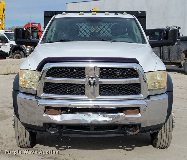 image for item LC9834 2014 Dodge Ram 5500 Crew Cab flatbed pickup truck