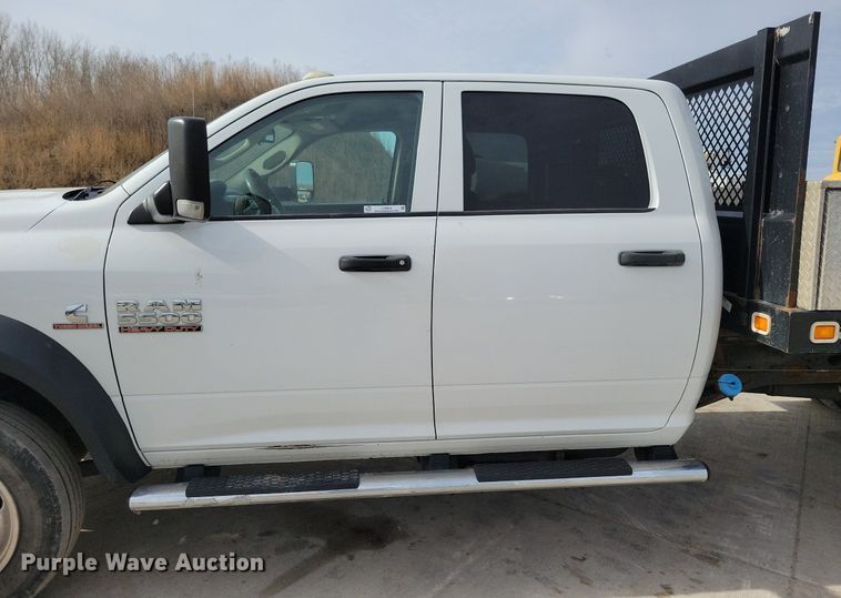 image for item LC9834 2014 Dodge Ram 5500 Crew Cab flatbed pickup truck