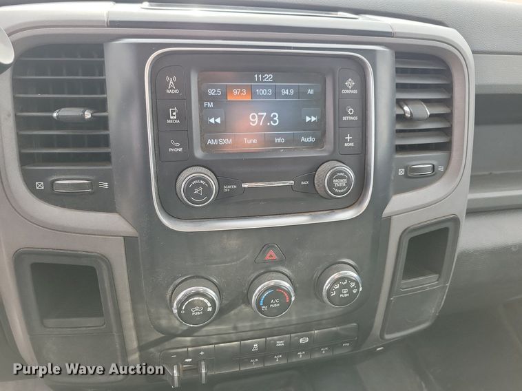 image for item LC9834 2014 Dodge Ram 5500 Crew Cab flatbed pickup truck