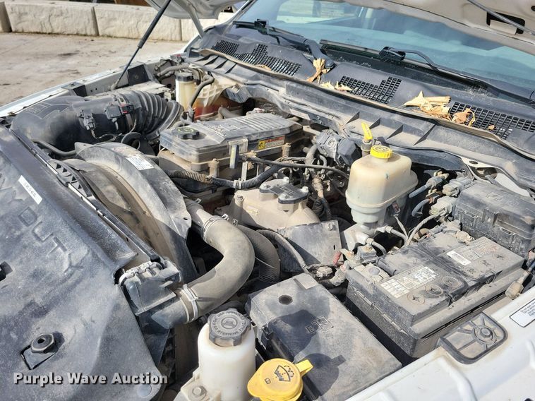 image for item LC9834 2014 Dodge Ram 5500 Crew Cab flatbed pickup truck