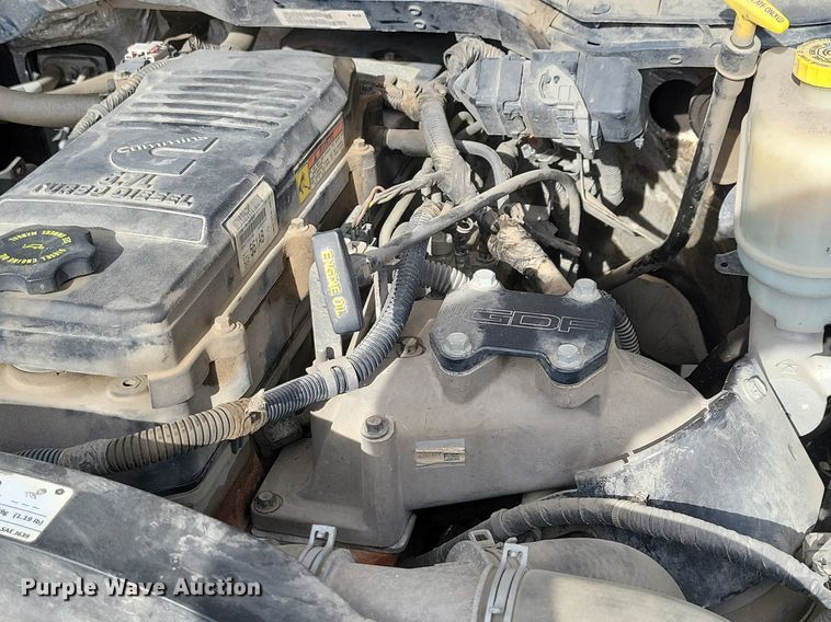 image for item LC9834 2014 Dodge Ram 5500 Crew Cab flatbed pickup truck