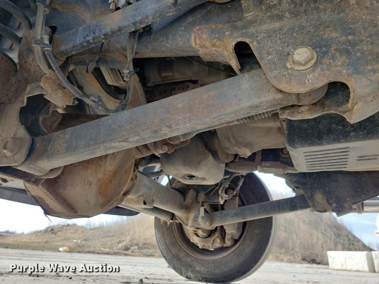 image for item LC9834 2014 Dodge Ram 5500 Crew Cab flatbed pickup truck