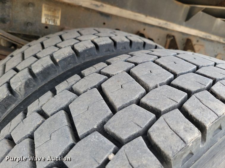 image for item LC9834 2014 Dodge Ram 5500 Crew Cab flatbed pickup truck