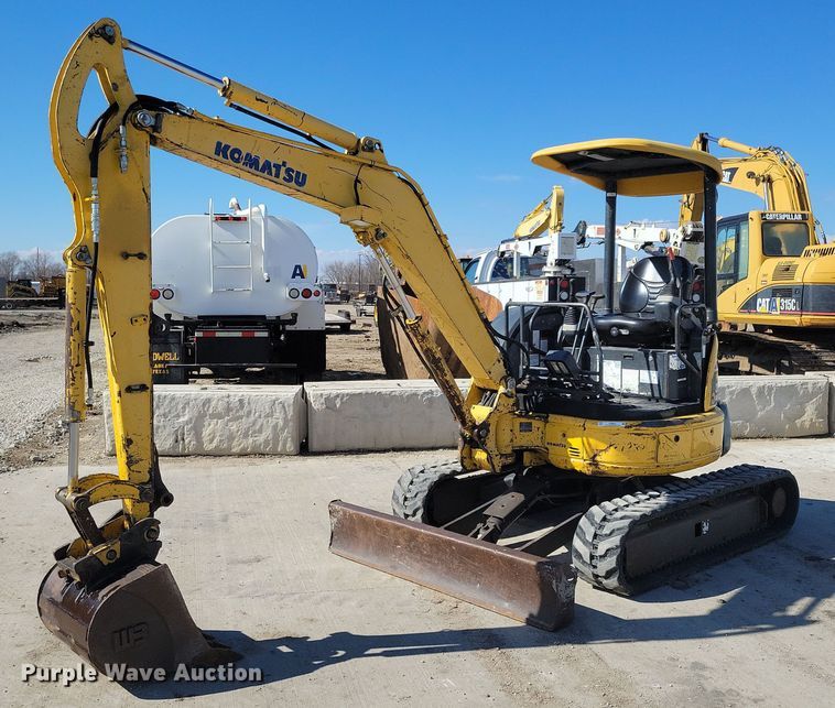 image for item LC9837 2008 Komatsu PC35MR-2 mini excavator