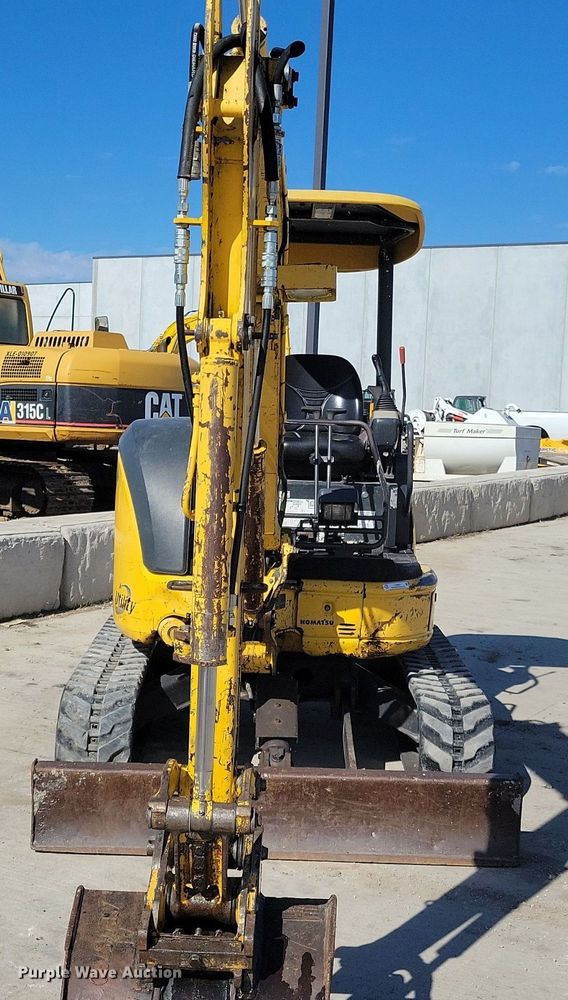 image for item LC9837 2008 Komatsu PC35MR-2 mini excavator