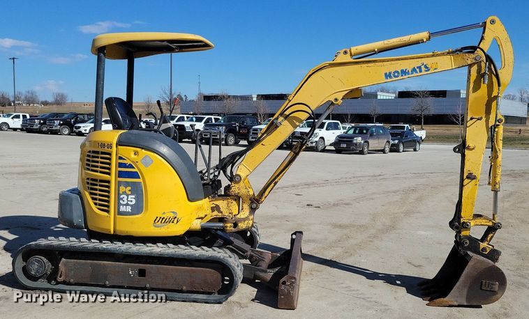 image for item LC9837 2008 Komatsu PC35MR-2 mini excavator