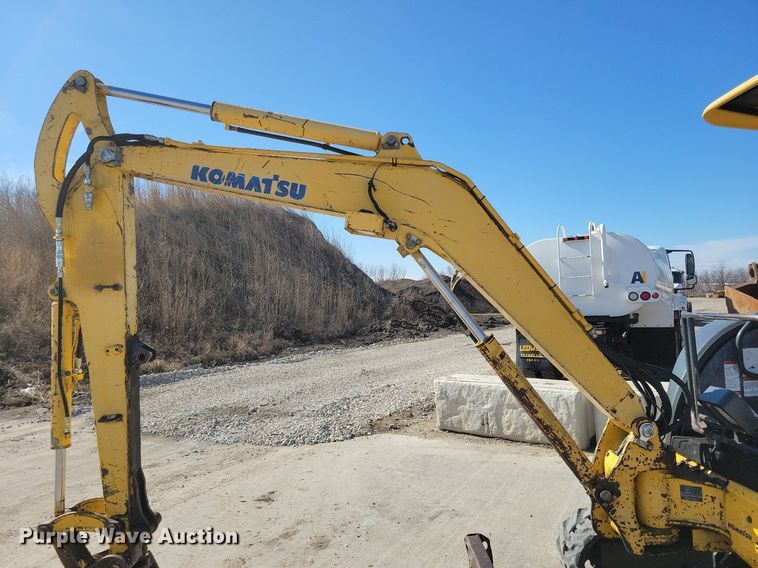 image for item LC9837 2008 Komatsu PC35MR-2 mini excavator