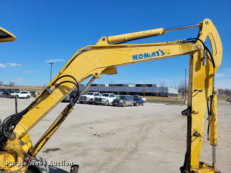 image for item LC9837 2008 Komatsu PC35MR-2 mini excavator